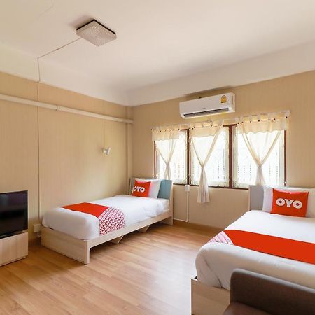Oyo 743 Sweet Mango Cafe And Hostel Chiang Mai Dış mekan fotoğraf