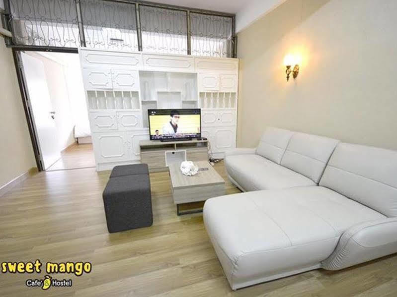 Oyo 743 Sweet Mango Cafe And Hostel Chiang Mai Dış mekan fotoğraf