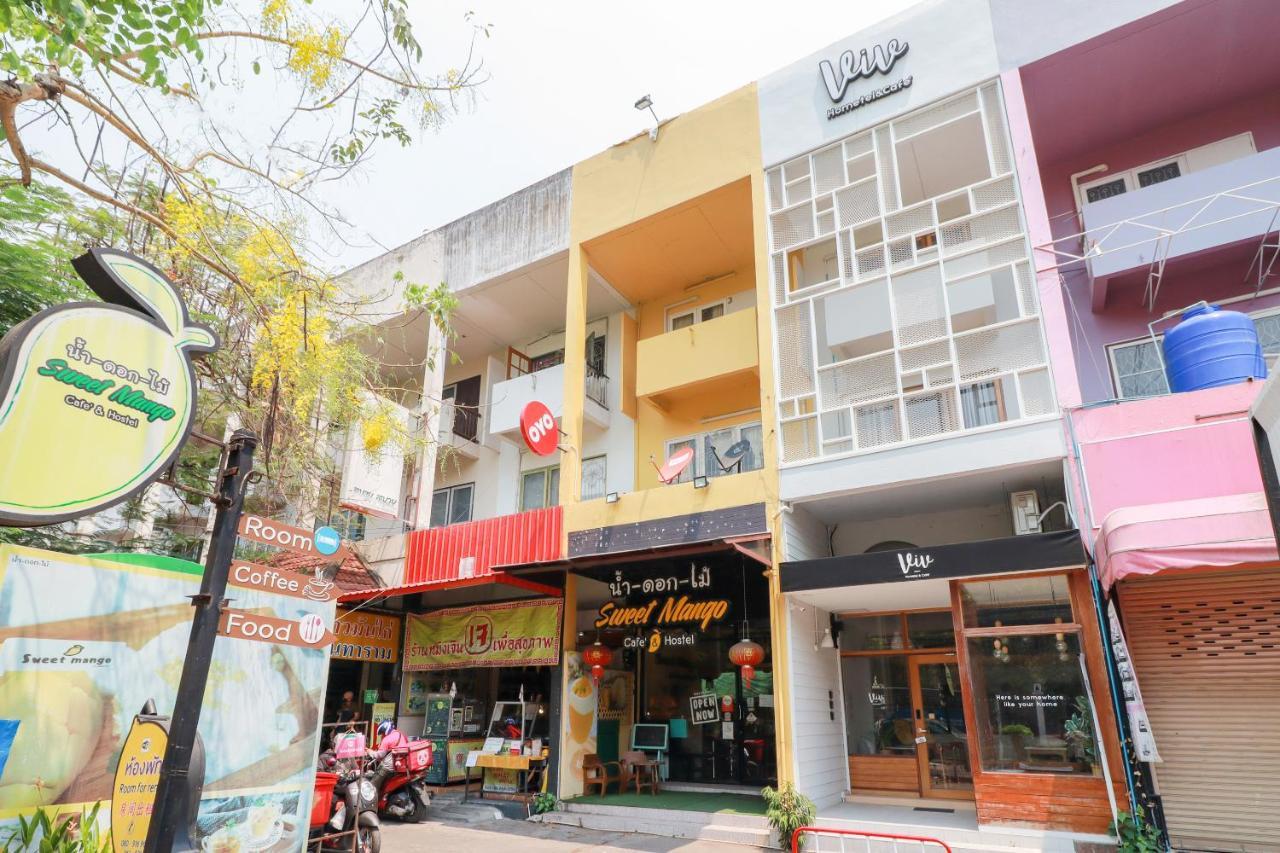 Oyo 743 Sweet Mango Cafe And Hostel Chiang Mai Dış mekan fotoğraf